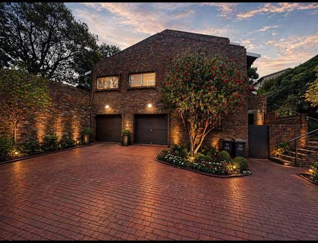 3 BEDROOM TOWNHOUSE FOR SALE IN MULBARTON